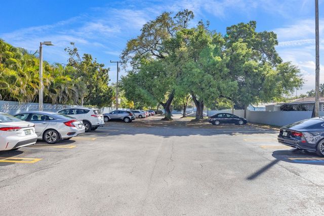2575 SW 27th Avenue 111, Miami, FL 33133