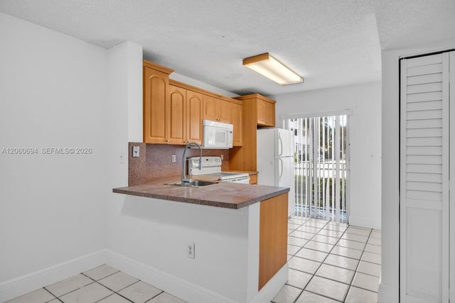 2575 SW 27th Avenue 111, Miami, FL 33133