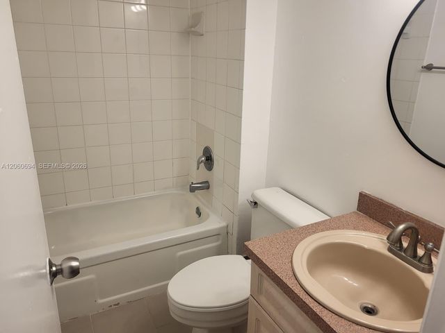2575 SW 27th Avenue 111, Miami, FL 33133