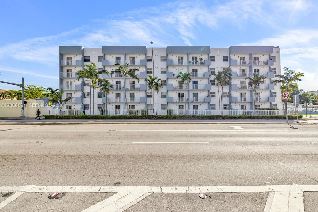 2575 SW 27th Avenue 111, Miami, FL 33133