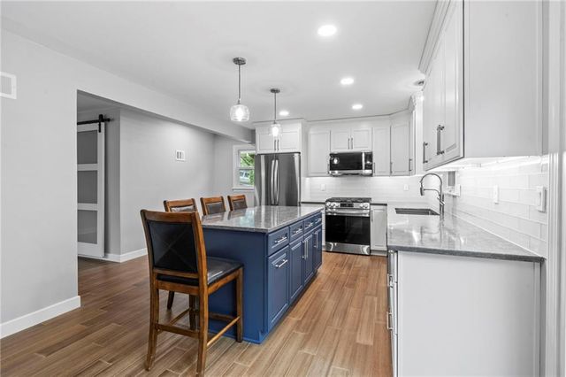 3147 Black Swan Drive, Shawnee, KS 66216