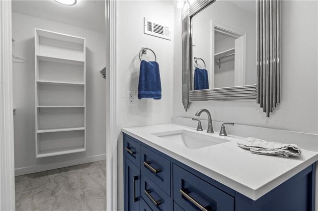 3147 Black Swan Drive, Shawnee, KS 66216