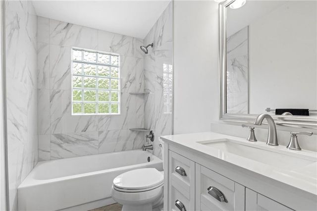 3147 Black Swan Drive, Shawnee, KS 66216