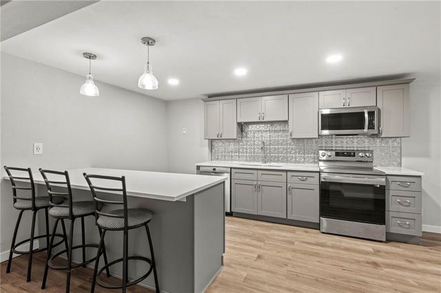 3147 Black Swan Drive, Shawnee, KS 66216