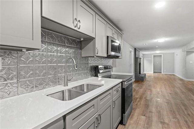 3147 Black Swan Drive, Shawnee, KS 66216