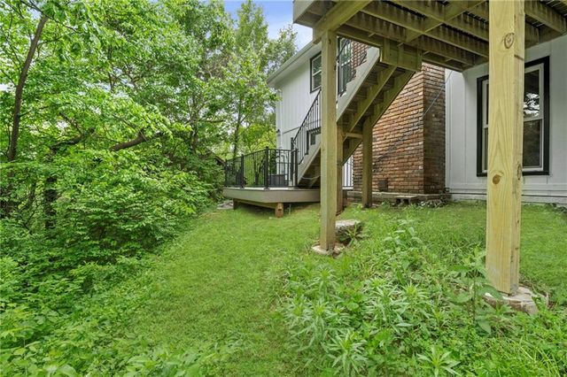 3147 Black Swan Drive, Shawnee, KS 66216