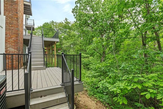 3147 Black Swan Drive, Shawnee, KS 66216