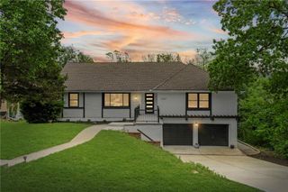 3147 Black Swan Drive, Shawnee, KS 66216