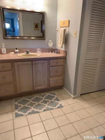 252 Agawam Drive A, Stratford, CT 06614