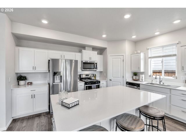 365 HIMALAYA St Ne, Salem, OR 97301