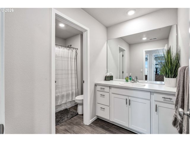 365 HIMALAYA St Ne, Salem, OR 97301