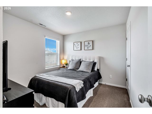 365 HIMALAYA St Ne, Salem, OR 97301