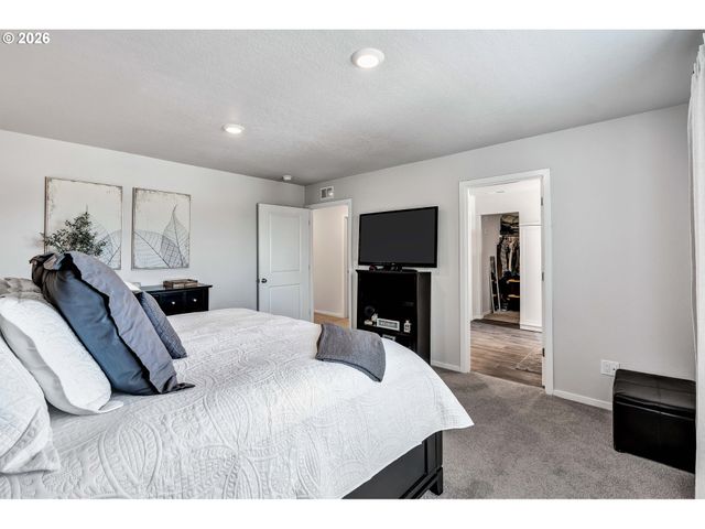 365 HIMALAYA St Ne, Salem, OR 97301