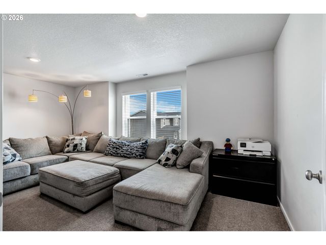 365 HIMALAYA St Ne, Salem, OR 97301