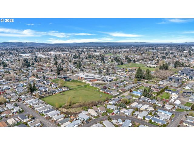 365 HIMALAYA St Ne, Salem, OR 97301