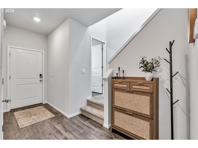 365 HIMALAYA St Ne, Salem, OR 97301