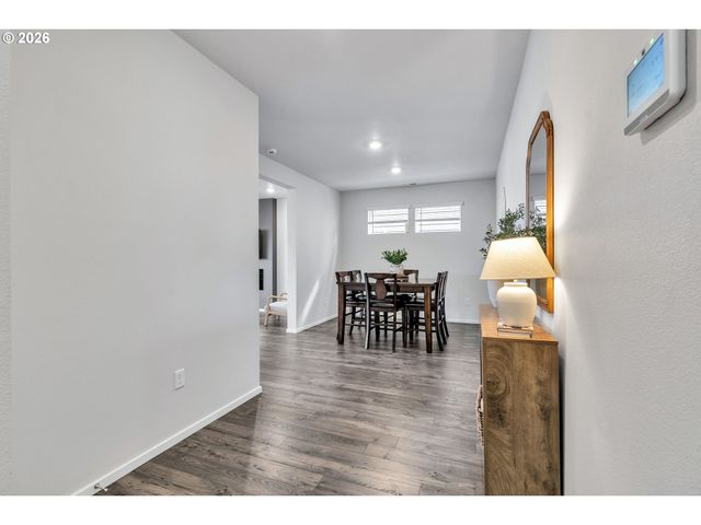 365 HIMALAYA St Ne, Salem, OR 97301