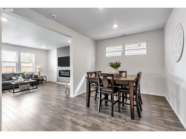 365 HIMALAYA St Ne, Salem, OR 97301