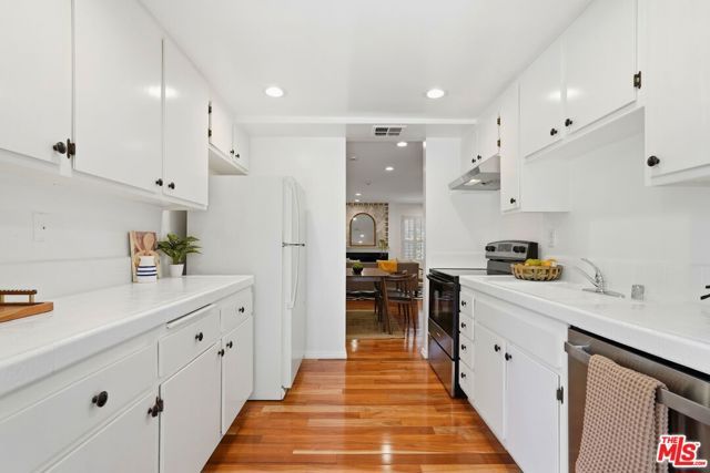 5130 Maytime Lane, Culver City, CA 90230
