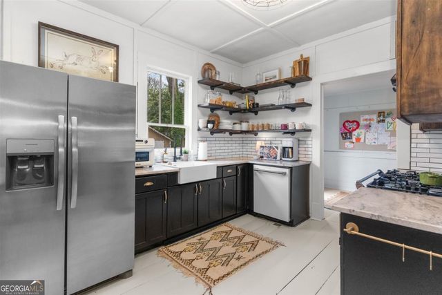 318 W South Street, Greensboro, GA 30642