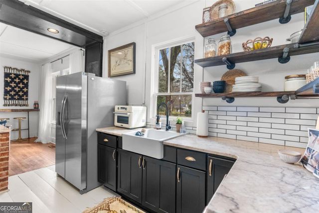 318 W South Street, Greensboro, GA 30642