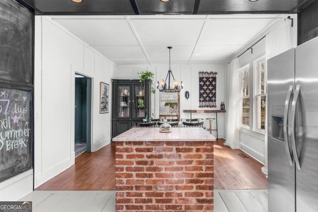 318 W South Street, Greensboro, GA 30642