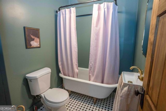 318 W South Street, Greensboro, GA 30642