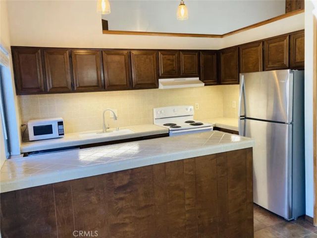 27657 Peninsula, Lake Arrowhead, CA 92352