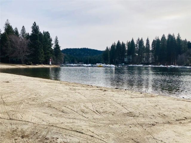 27657 Peninsula, Lake Arrowhead, CA 92352