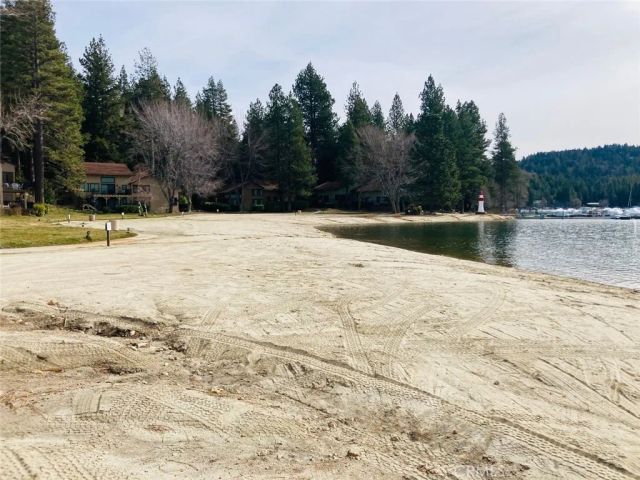 27657 Peninsula, Lake Arrowhead, CA 92352