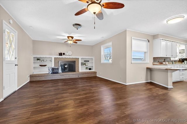 737 Crown Drive, Bartlesville, OK 74006