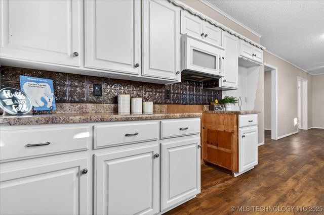 737 Crown Drive, Bartlesville, OK 74006