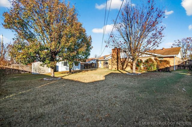 737 Crown Drive, Bartlesville, OK 74006