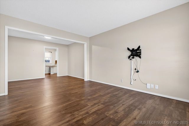 737 Crown Drive, Bartlesville, OK 74006