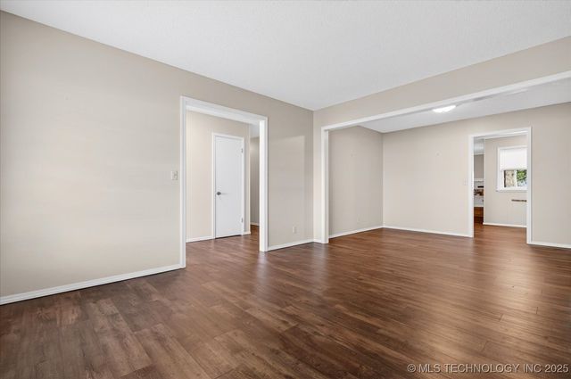 737 Crown Drive, Bartlesville, OK 74006