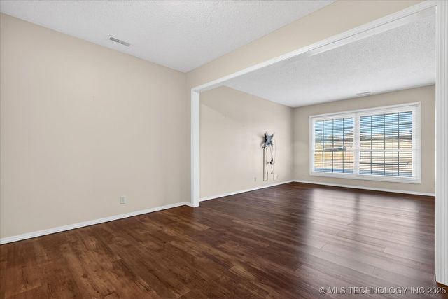 737 Crown Drive, Bartlesville, OK 74006