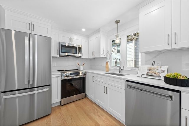 22 Park St A, Wakefield, MA 01880