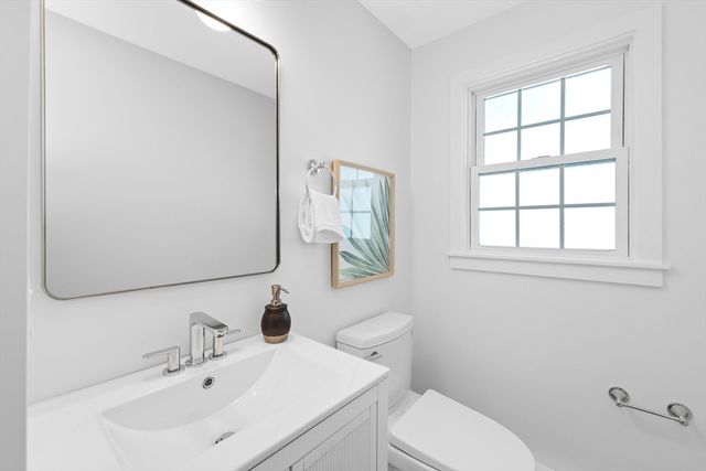 22 Park St A, Wakefield, MA 01880