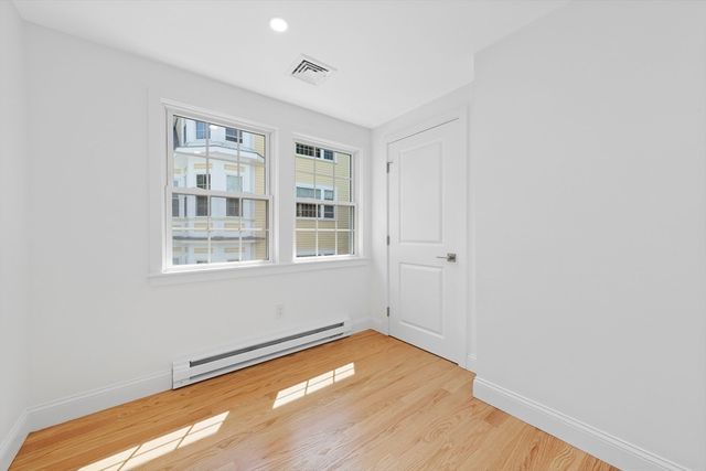 22 Park St A, Wakefield, MA 01880