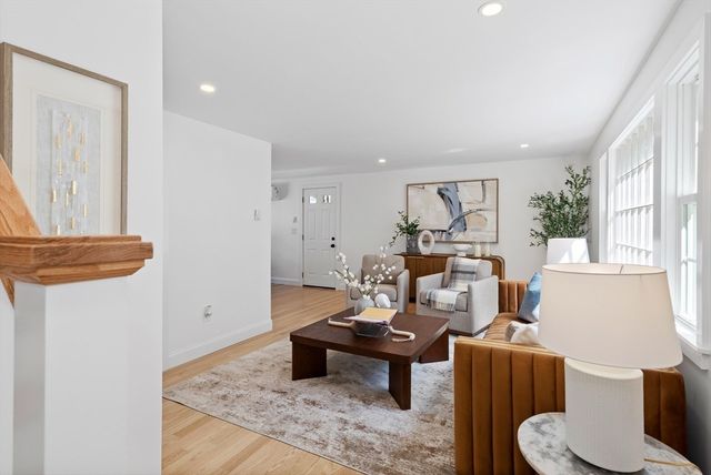 22 Park St A, Wakefield, MA 01880