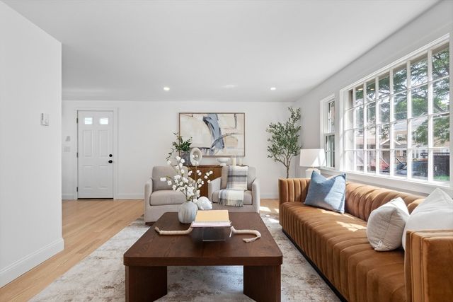 22 Park St A, Wakefield, MA 01880