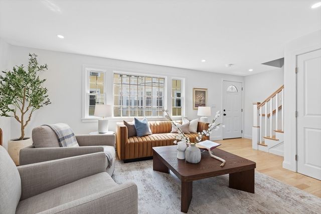 22 Park St A, Wakefield, MA 01880