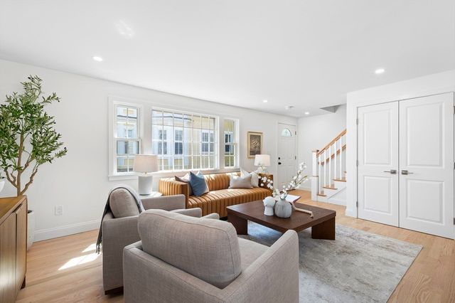 22 Park St A, Wakefield, MA 01880