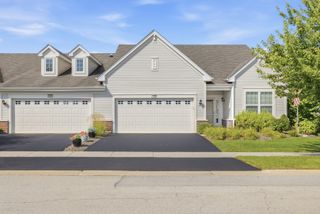 1666 Francis Drive, Pingree Grove, IL 60140