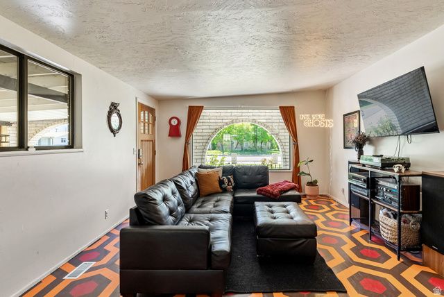 1876 W 3350 S, Salt Lake City, UT 84119