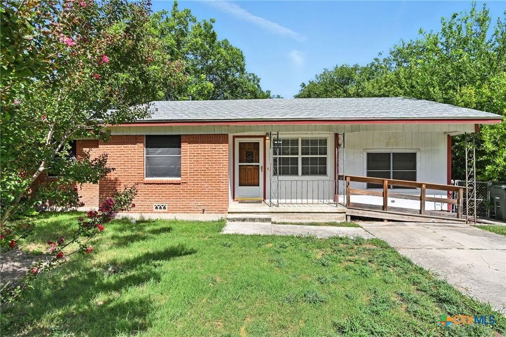608 S 1st Street, Copperas Cove, TX 76522