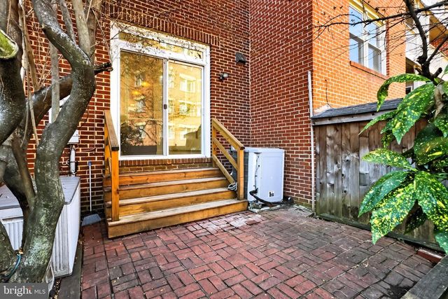 564 N WEST ST, Alexandria, VA 22314