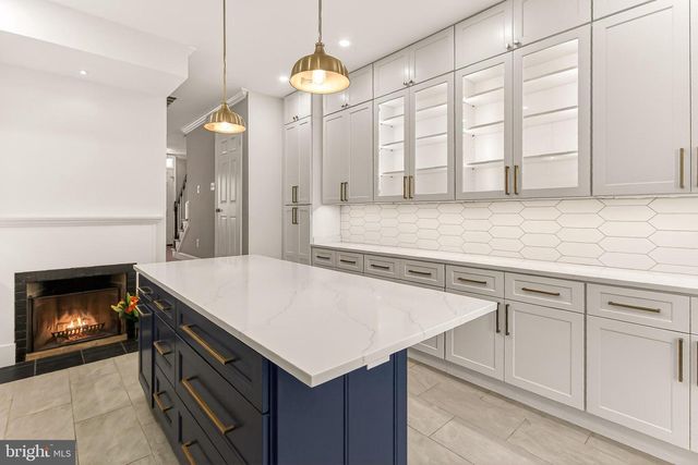 564 N WEST ST, Alexandria, VA 22314