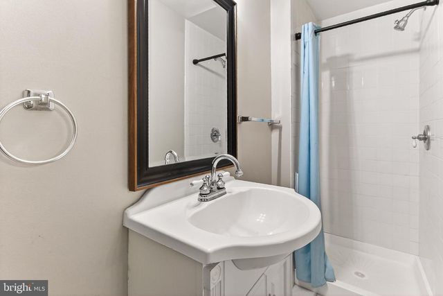 564 N WEST ST, Alexandria, VA 22314