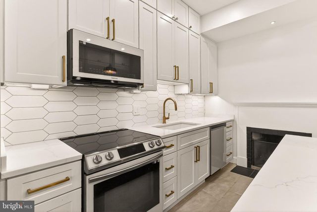 564 N WEST ST, Alexandria, VA 22314